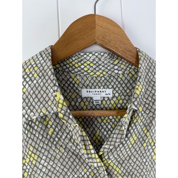 Equipment Femme Essential Silverlin Multi Snakeprint Geo Button-Down Top XS - Picture 5 of 12